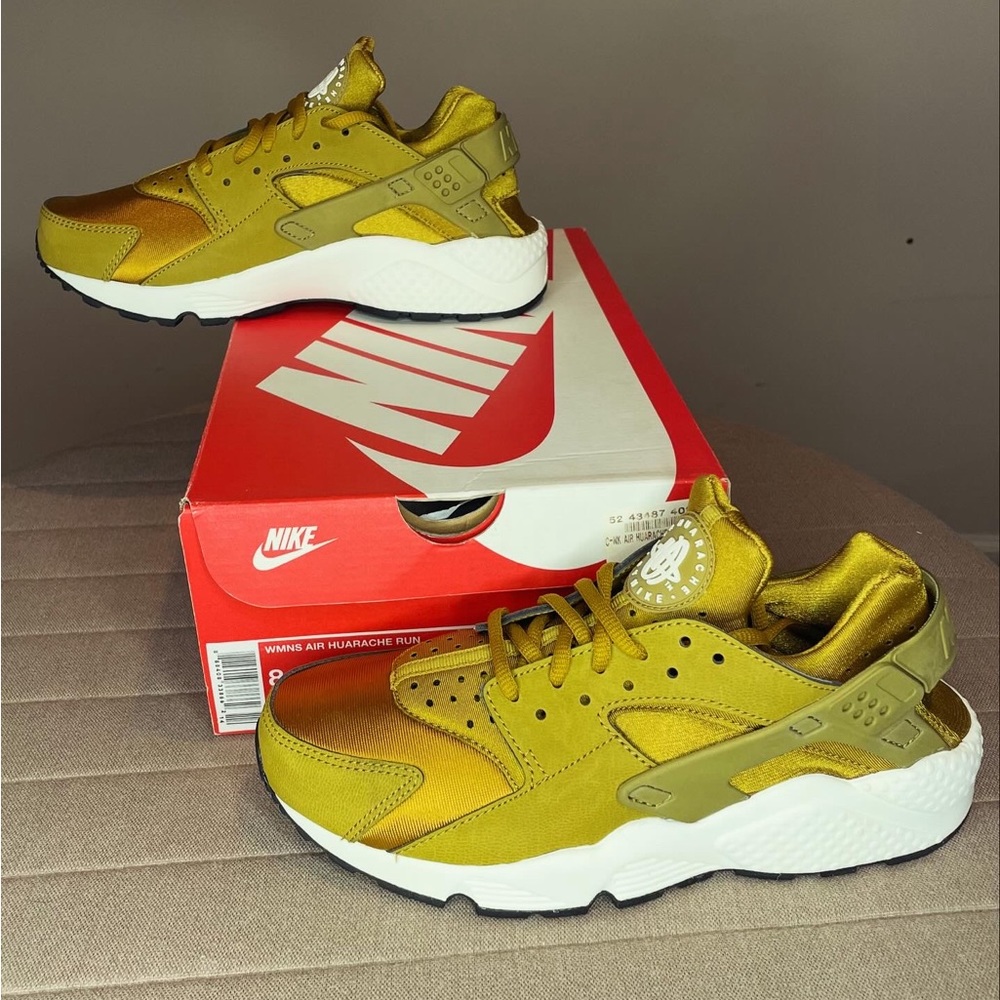 Nike Air Huarache Run “Bronzine” Size 8.5W